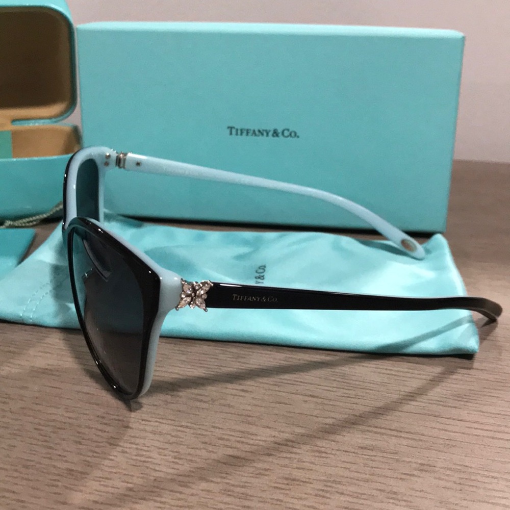 Tiffany & Co. Sunglasses TF4089B Tiffany Victoria